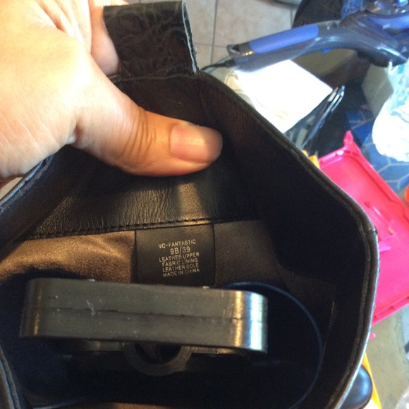 Vince Camuto VC-Fantastic Black Leather Riding Boots Size 9B/39, Pre-owned - Picture 12 of 16